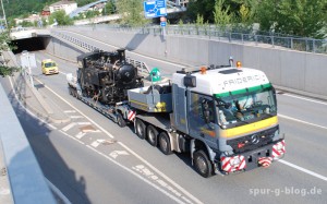 Spektakulären Transport der Dampflokomotive HG 3/4 Nr. 3 nach Ulrichen (Schweiz) - Quelle: Matterhorn Gotthard Bahn [b]