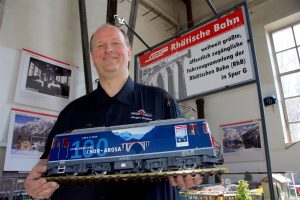 Jürgen Drexler und sein Team präsentieren im Bahnpark Augsburg die größte RhB Sammlung der Welt - Quelle: Jürgen Drexler [b]